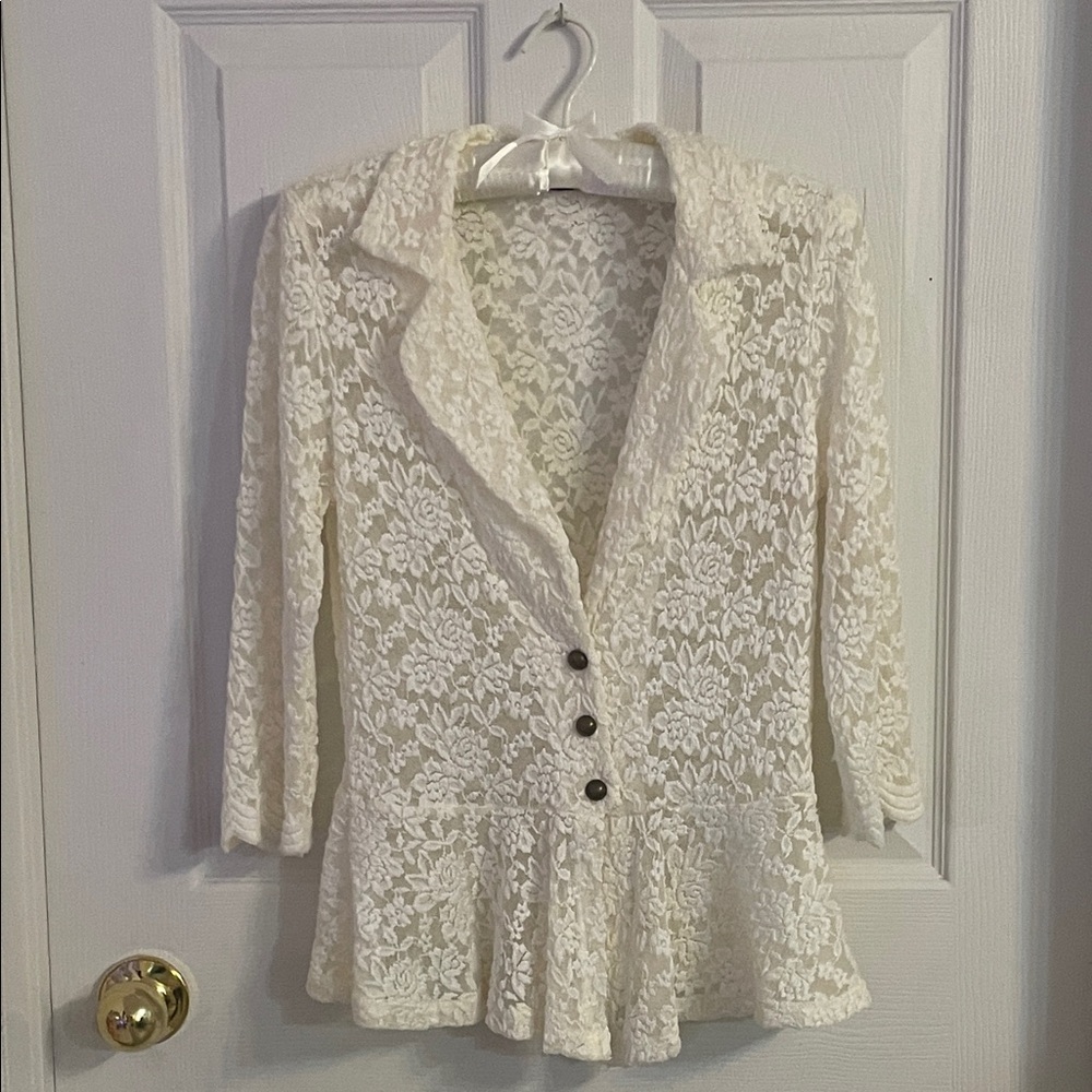 🤍🩰🤍IVORY Lace Blouse Size XS/S